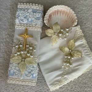 Elegant Lace and Pearl Women's Accessory Set
